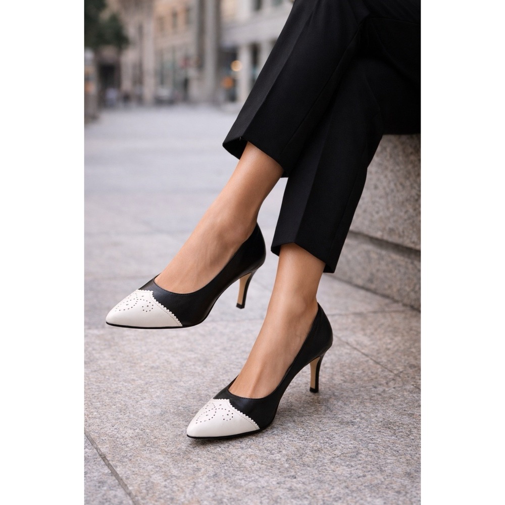 Amalfi by Rangoni Leather Pumps Black White Cap Toe Heels  6.5 M Made in Italy